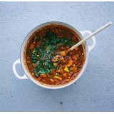 Марокканский суп с нутом, томатами и финиками
