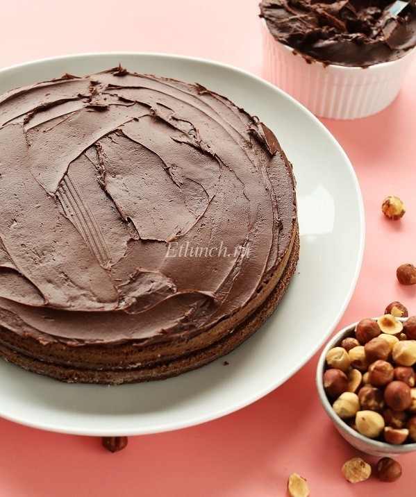 Рецепт шоколадного торта с орехами первый слой